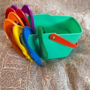 Learning Resources jumbo tweezers & bucket